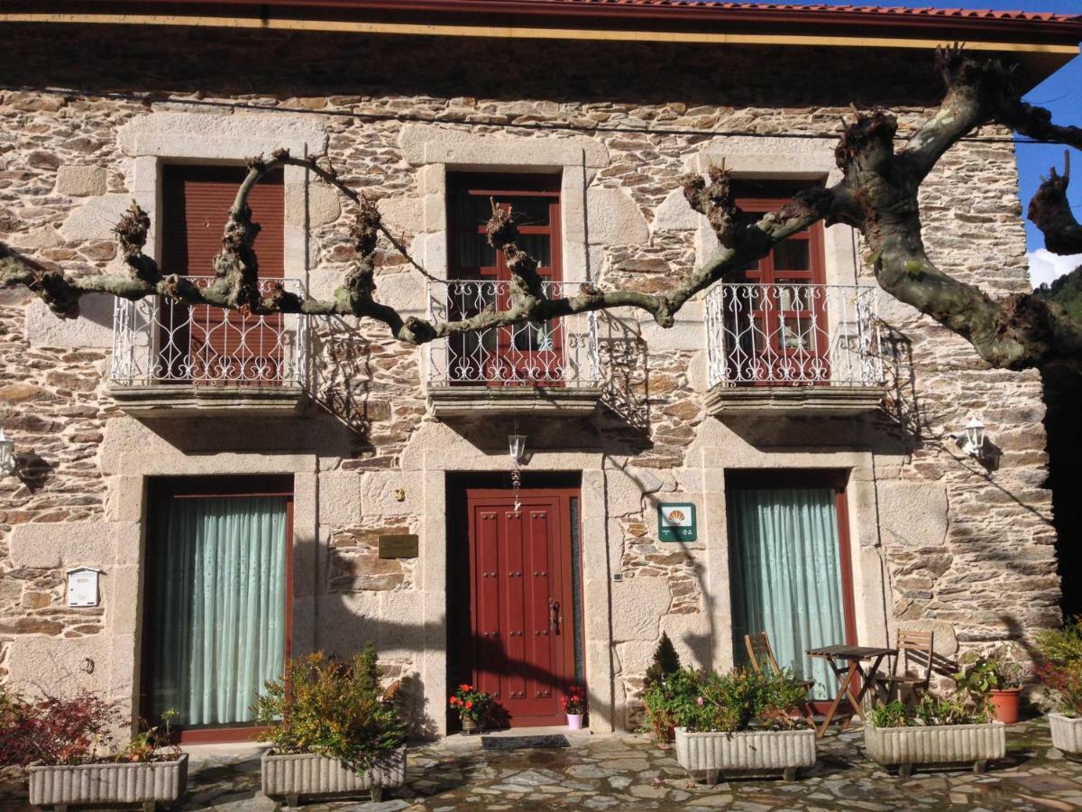 Gasthaus Casa Alpargateiro Os Peares Exterior foto